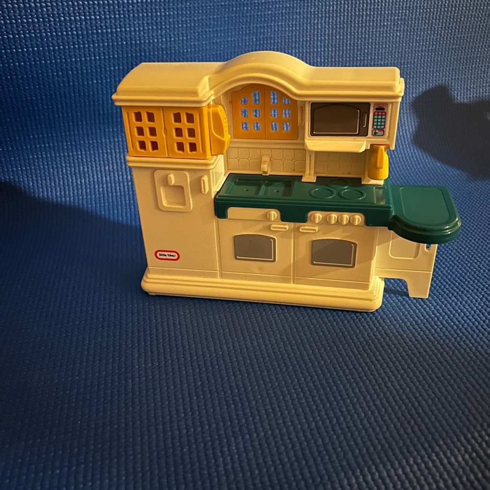 Little Tikes Dollhouse play Kitchen